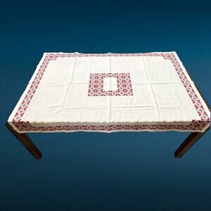 Embroidered Tablecloth 42 x 56" Vintage Floral Design White Red Flower Blocks